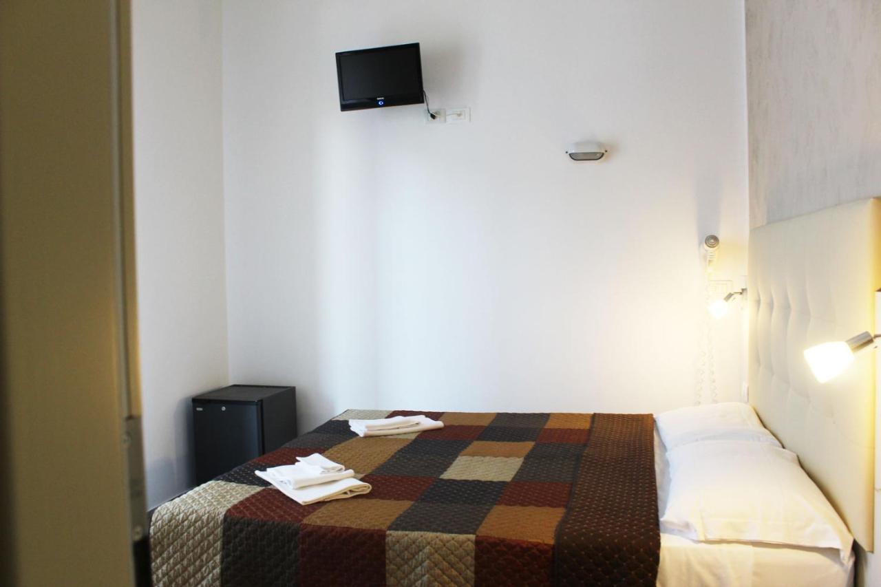 Hotel Luna Rimini Ngoại thất bức ảnh