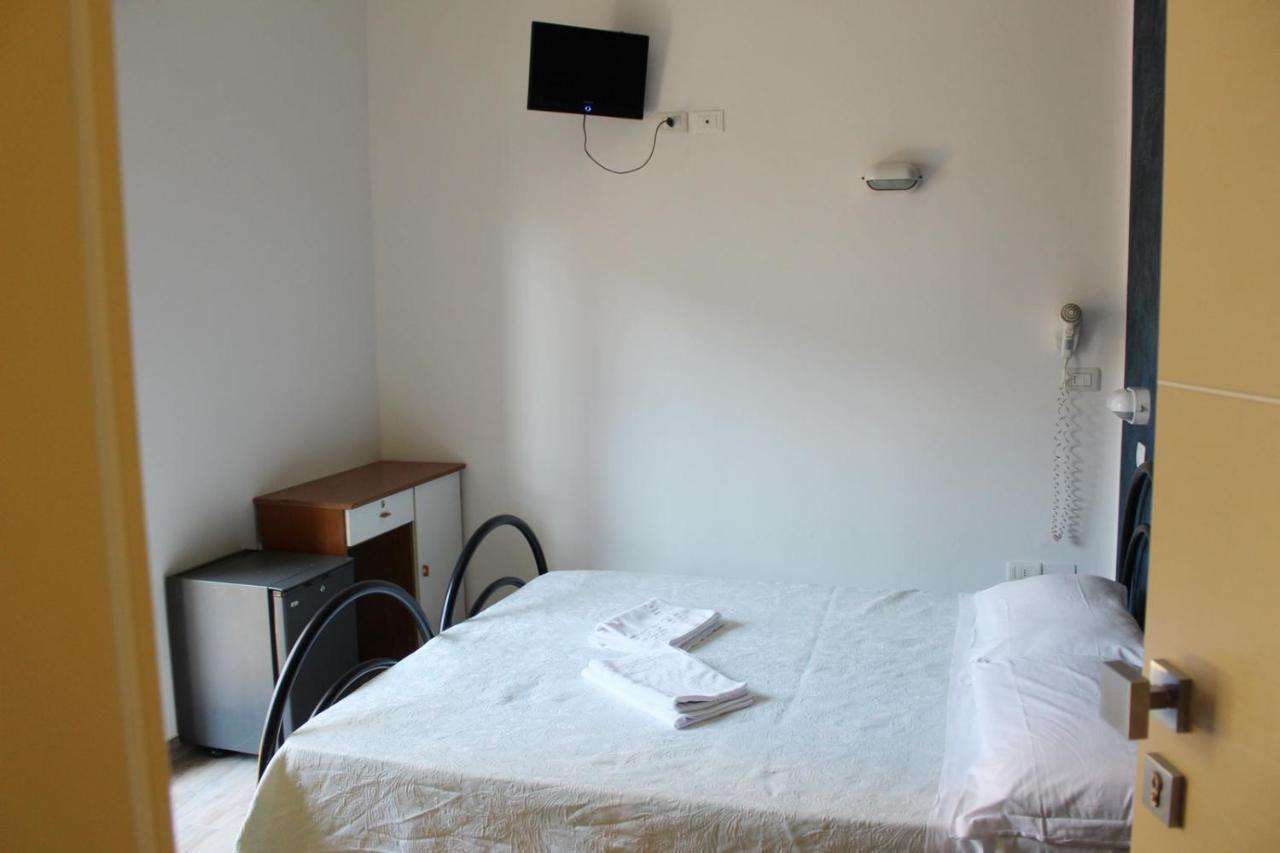 Hotel Luna Rimini Ngoại thất bức ảnh