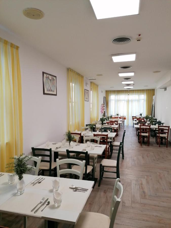 Hotel Luna Rimini Ngoại thất bức ảnh